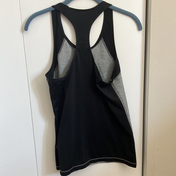 Women’s Nike Tank Top Size Small - Picture 2 of 3